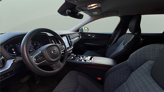 Volvo V60 9 of 30