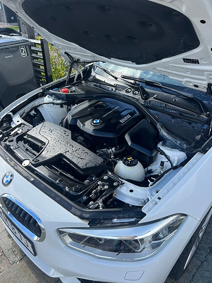 BMW 118i 5 of 5
