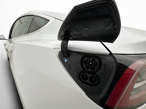 Tesla Model 3 25 of 29