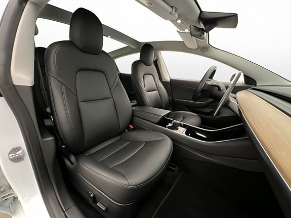 Tesla Model 3 23 of 29