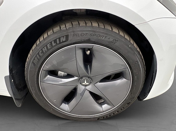 Tesla Model 3 29 of 29