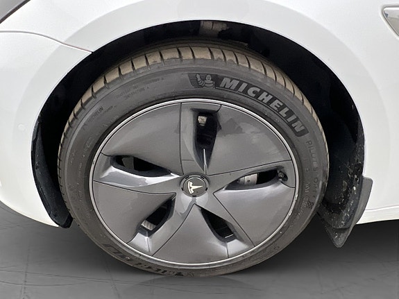 Tesla Model 3 26 of 29