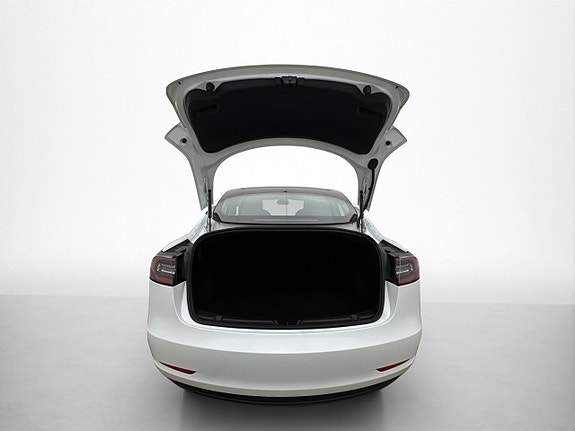 Tesla Model 3 9 of 29