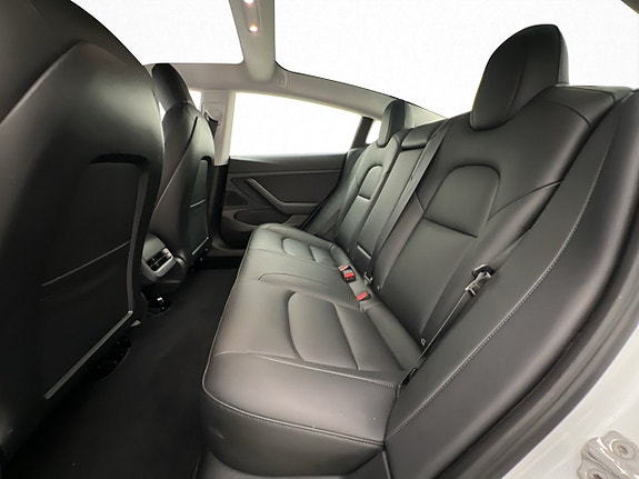 Tesla Model 3 24 of 29