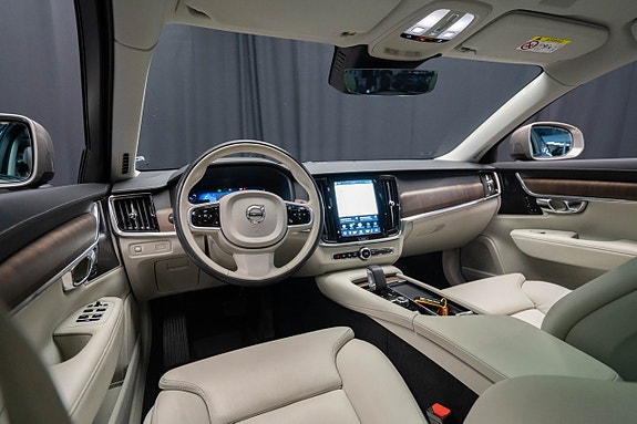 Volvo V90 Cross Country 10 of 25