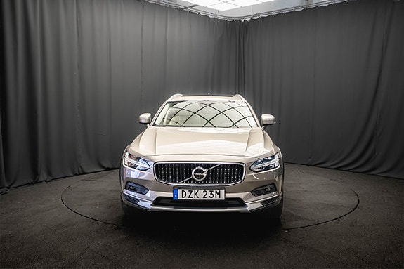 Volvo V90 Cross Country 3 of 25