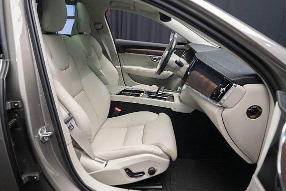 Volvo V90 Cross Country 18 of 25