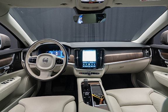 Volvo V90 Cross Country 12 of 25