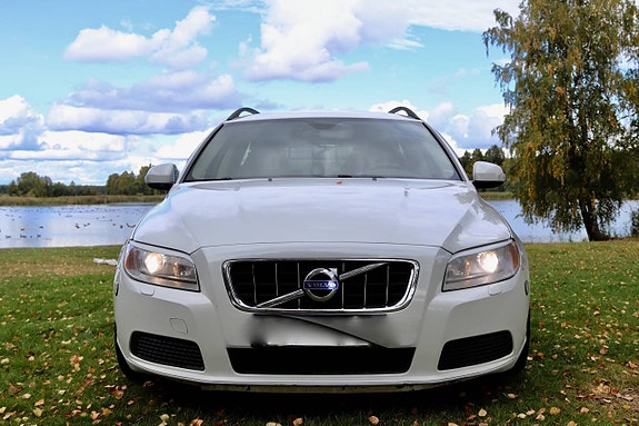 Volvo V70 2 of 11