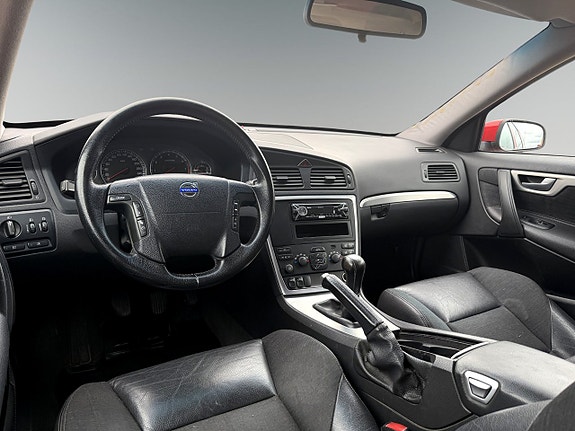 Volvo V70 6 of 9
