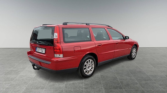 Volvo V70 3 of 9