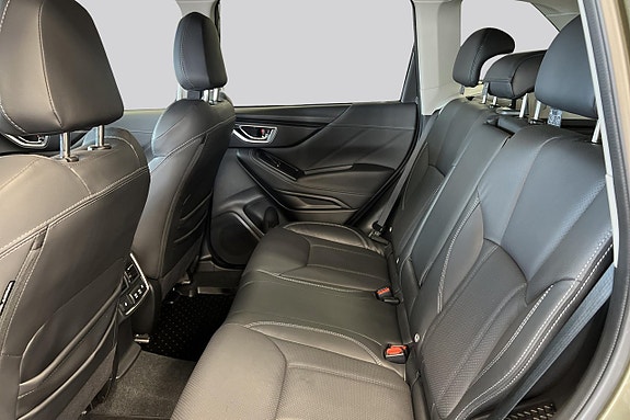 Subaru Forester 9 of 19