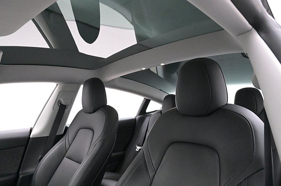 Tesla Model 3 21 of 27