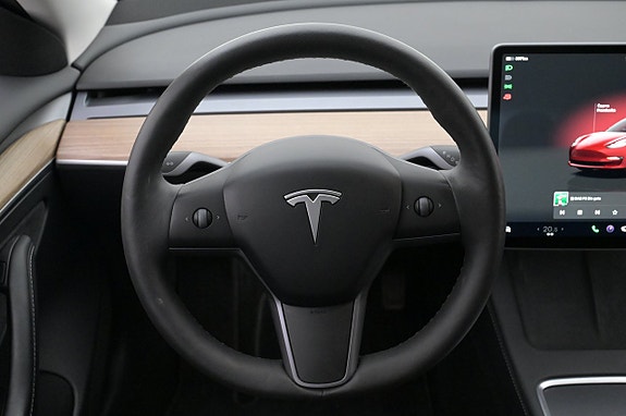 Tesla Model 3 7 of 27
