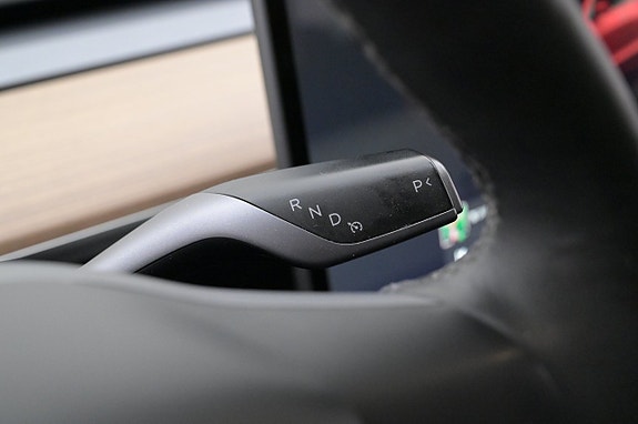 Tesla Model 3 8 of 27