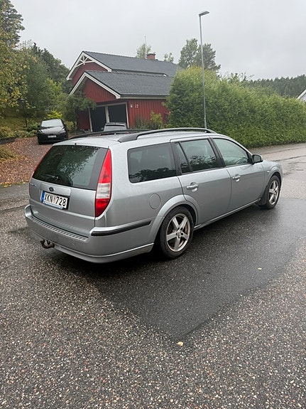 Ford Mondeo 3 of 6