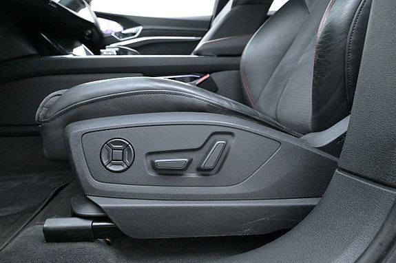 Audi Q8 14 of 27