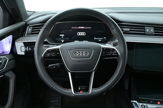 Audi Q8 7 of 27