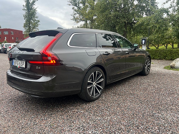 Volvo V90 4 of 15