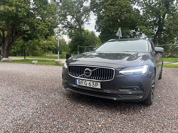 Volvo V90 2 of 15