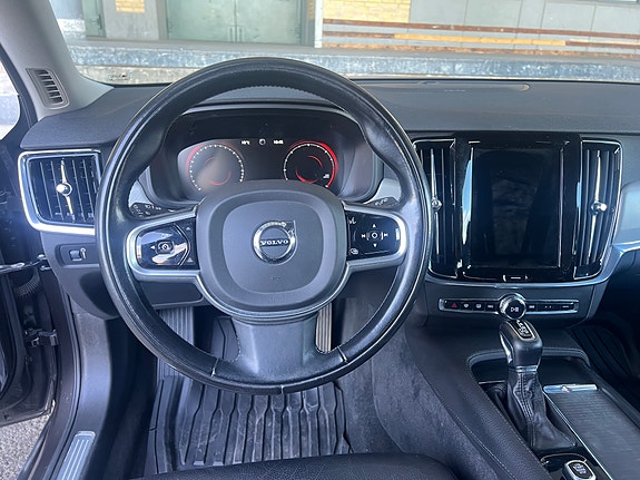 Volvo V90 7 of 15
