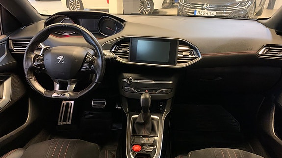 Peugeot 308 SW 11 of 14