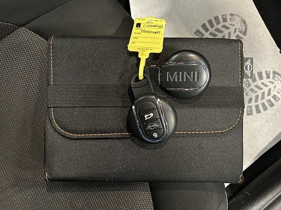 MINI Cooper 23 of 23