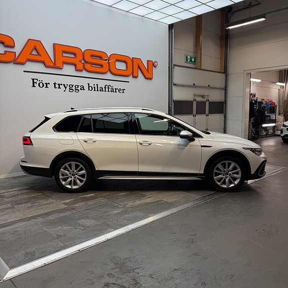 Volkswagen Golf Alltrack 3 of 13