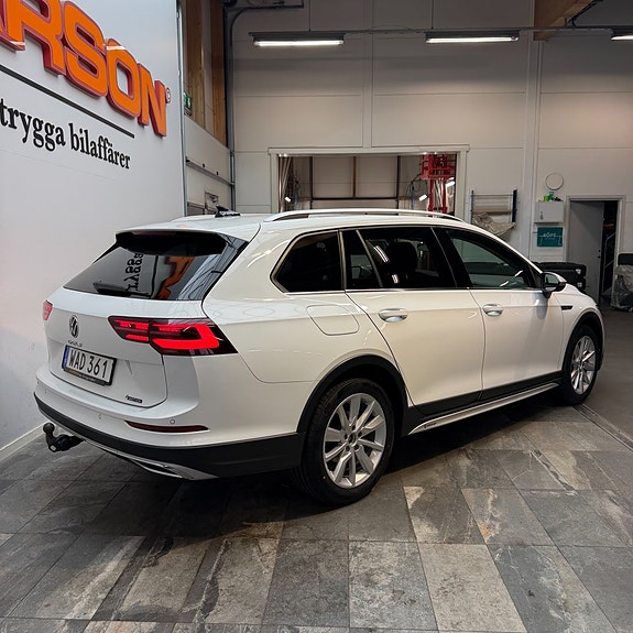 Volkswagen Golf Alltrack 4 of 13