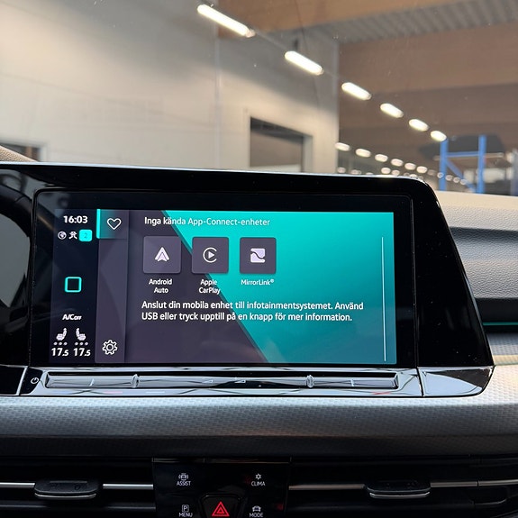 Volkswagen Golf Alltrack 13 of 13