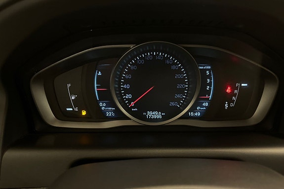 Volvo XC60 14 of 22