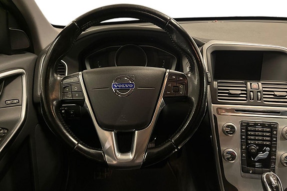 Volvo XC60 13 of 22