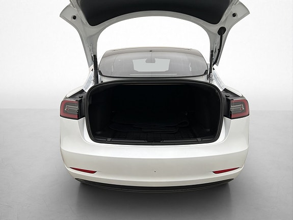 Tesla Model 3 9 of 30