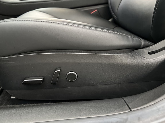 Tesla Model 3 12 of 30