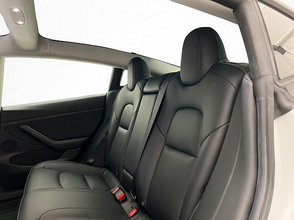 Tesla Model 3 26 of 30