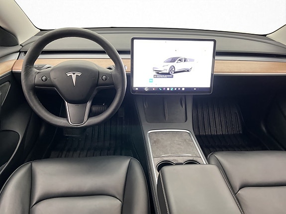 Tesla Model 3 14 of 30