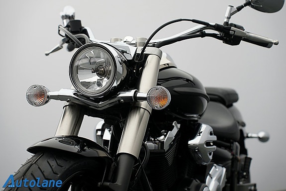 Yamaha XVS950A Midnight Star *Nya Däck 21 of 23