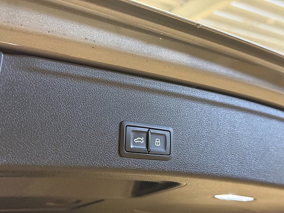 Audi A4 27 of 28
