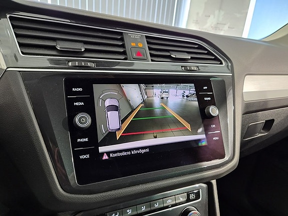 Volkswagen Tiguan 17 of 25