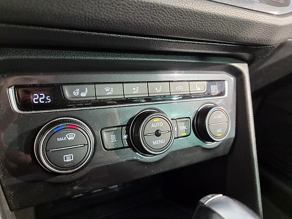 Volkswagen Tiguan 16 of 25