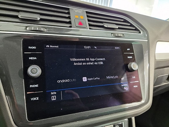 Volkswagen Tiguan 19 of 25