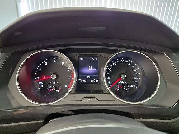 Volkswagen Tiguan 14 of 25