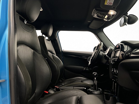 MINI Cooper S 20 of 28