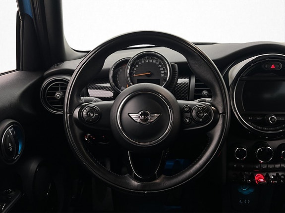 MINI Cooper S 11 of 28