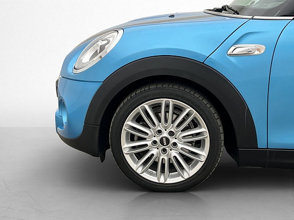 MINI Cooper S 25 of 28