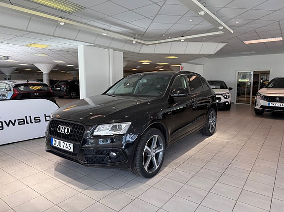 Audi Q5 2 of 19
