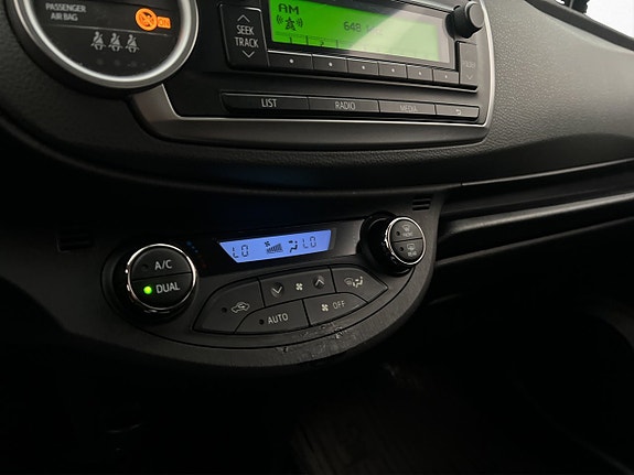 Toyota Yaris 16 of 23
