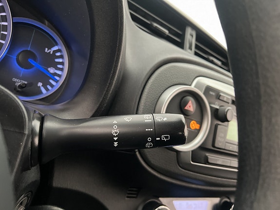Toyota Yaris 19 of 23