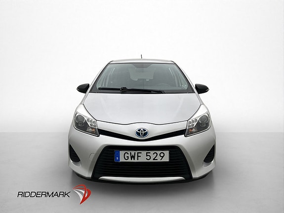 Toyota Yaris 2 of 23