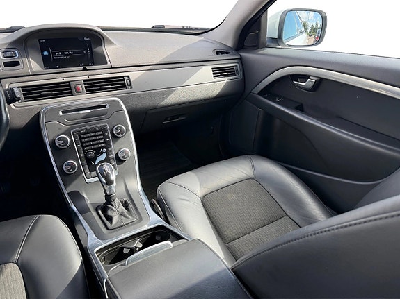 Volvo XC70 10 of 13